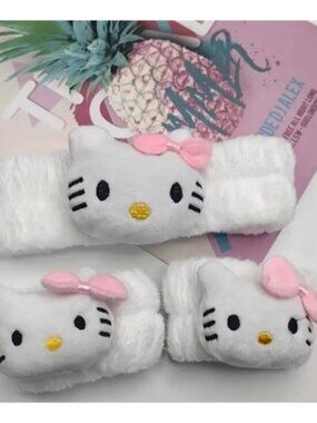 Hello Kitty Plush Spa Set – Pink Bow Headband + Wrist Cuffs (3‑Pc)
